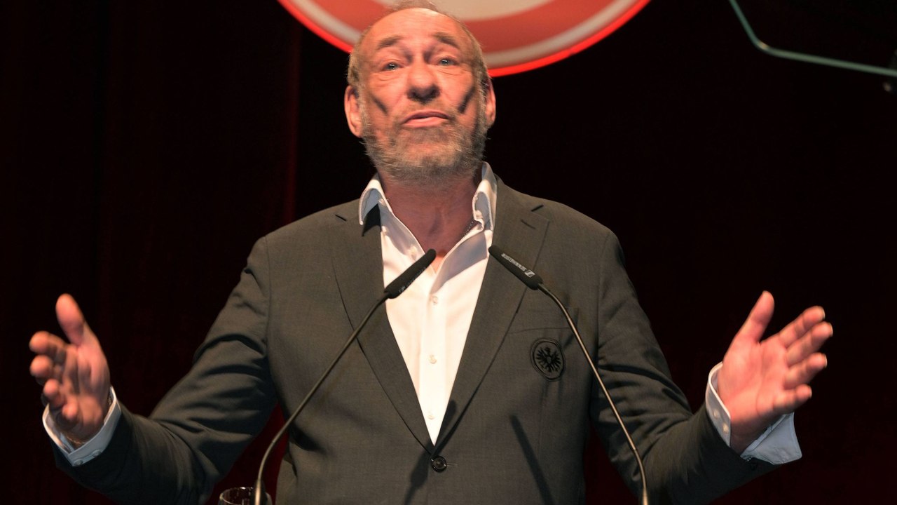 'Kein Platz für Diskriminierung, Rassismus und Antisemitismus': Fischer erhält donnernden Applaus