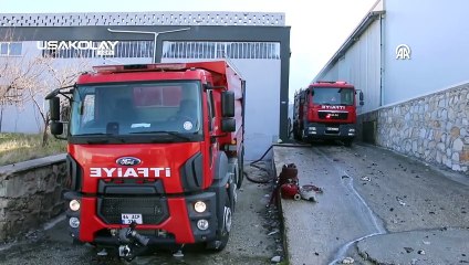 Uşak'ta Elyaf Fabrikasında Yangın Çıktı