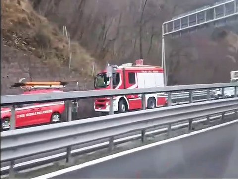 Incidente in A12 tra Chiavari e Rapallo, il luogo dell'impatto e i soccorsi