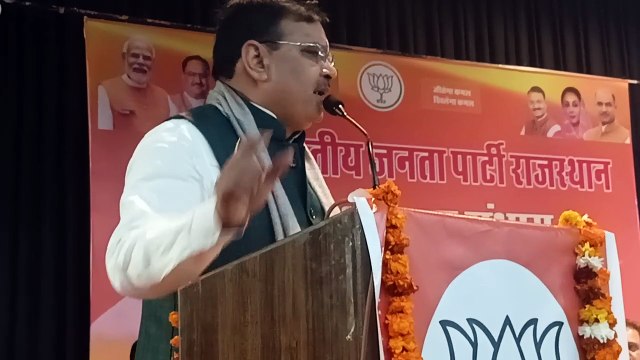 सीएम ने कसा तंज...बोले: युवाओं को धोखा देने वाली थी कांग्रेस की पूर्व सरकार