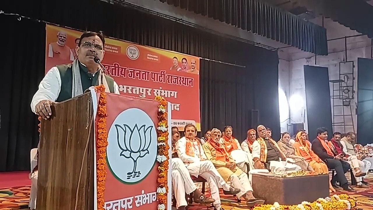 सीएम ने कसा तंज...बोले: युवाओं को धोखा देने वाली थी कांग्रेस की पूर्व सरकार