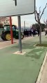 La tractorada nacional es imparable: así se saltan el bloqueo de las lecheras de la Policía en Murcia