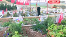 Adana'da depremde ölenler anıldı