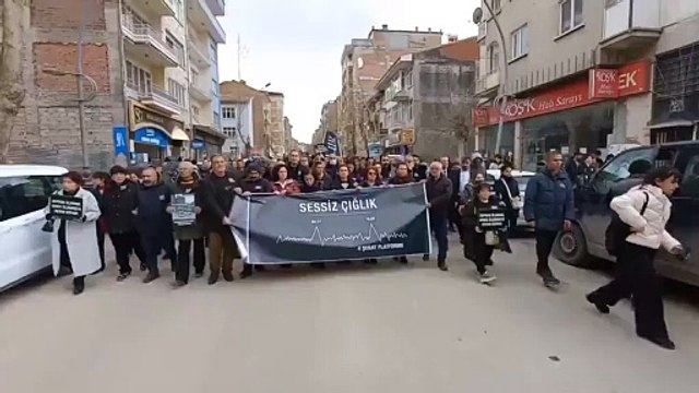 Malatya'da Valilik yasağı dinlenmedi, sessiz yürüyüş gerçekleştirildi