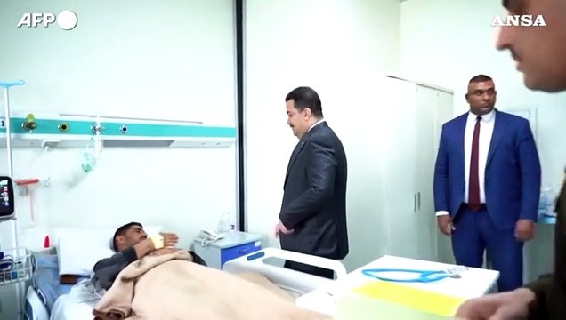 Baghdad, il primo ministro iracheno fa visita ai feriti dopo gli attacchi americani