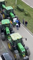 La tractorada rodea las Cortes de Castilla y León