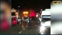 Automovilistas BAILAN 'PAYASO DE RODEO' al quedar VARADOS POR ACCIDENTE en carretera de Michoacán