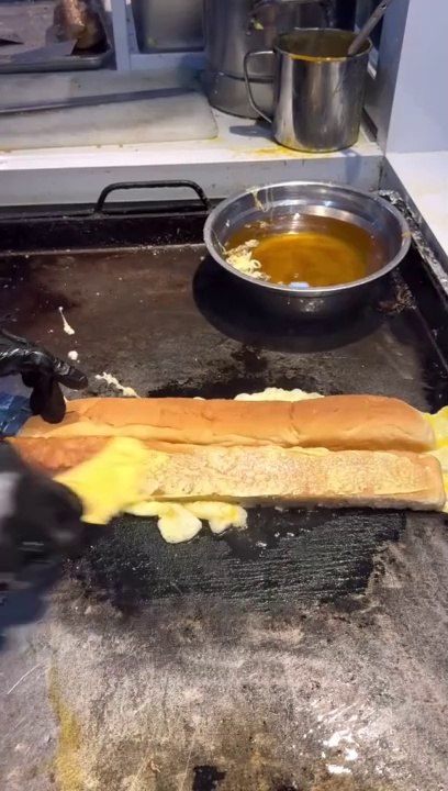 Proses pembuatan roti jon tikmate.app_7331555752311639301 - Video ...