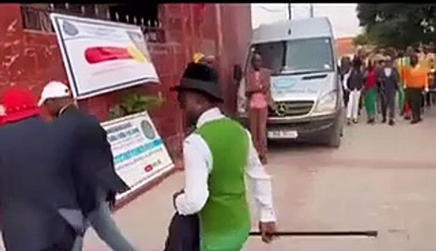 #Insolite #Can2023 Côte d'Ivoire - RD Congo , le choc du dernier carré de la Coupe d'Afrique des nations 2024 entre les #Léopards et le pays hôte se déroulera mercredi 7 février à 21h. En attendant, les #Sapeurs débarquent #cotedivoire #CongoRDC