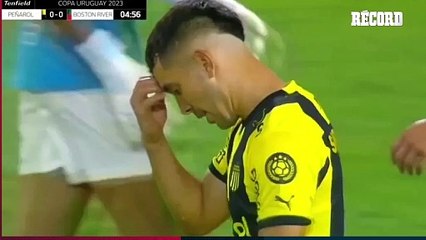 Leo Fernández protagoniza INSÓLITA JUGADA nen Uruguay