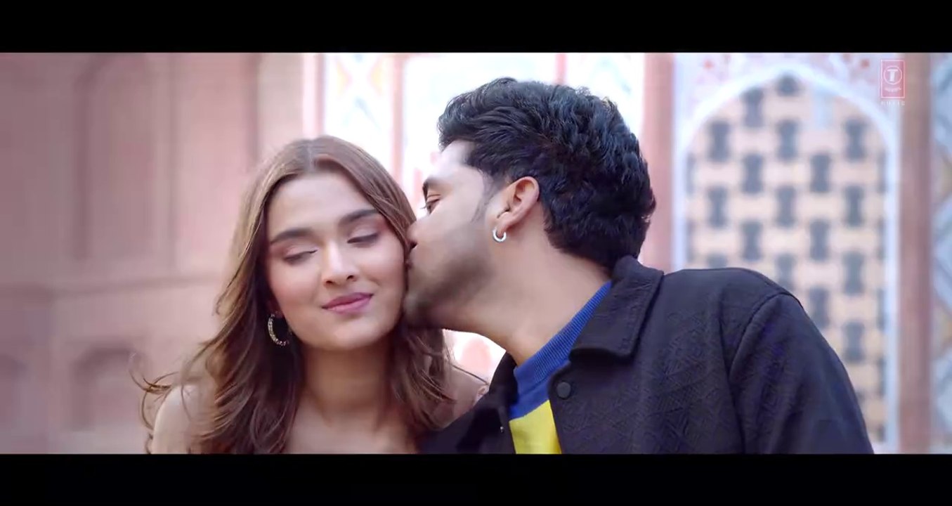 ISHARE TERE (Song) - Kuch Khattaa Ho Jaay- Guru Randhawa, Saiee M Manjrekar - Zahrah S Khan