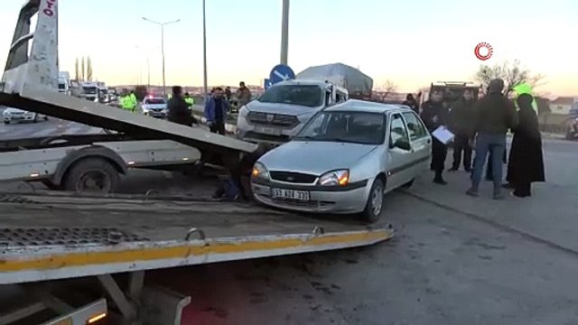 Afyonkarahisar’da zincirleme trafik kazası: 10 yaralı