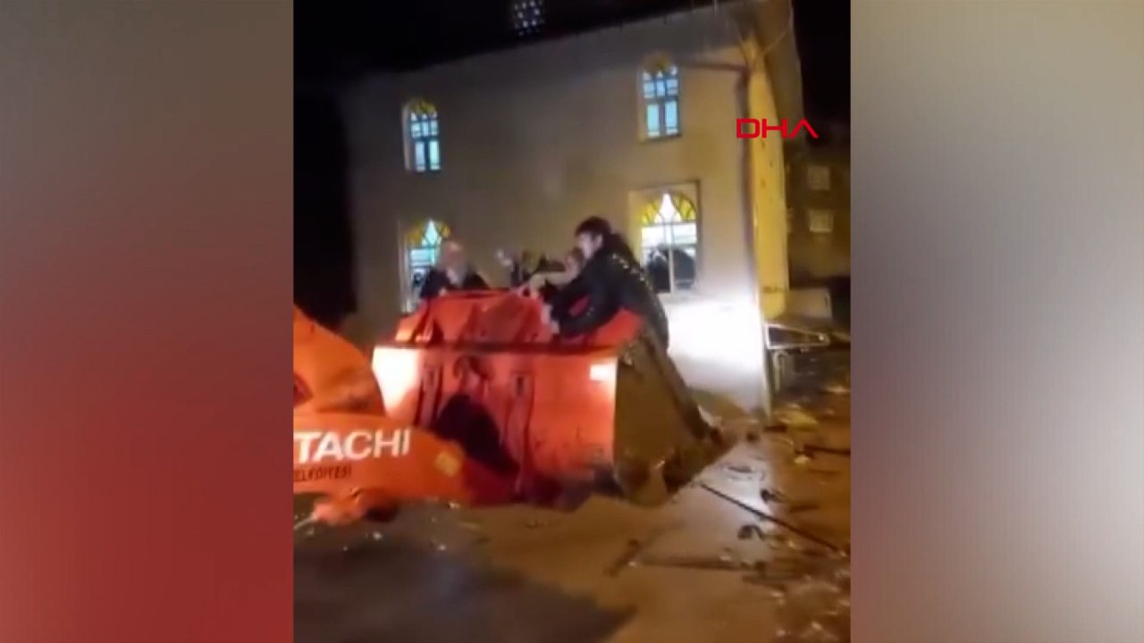 Artvin'in Borçka ilçesinde etkili sağanak sele neden oldu