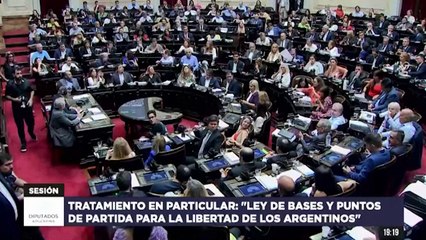 Скачать видео: Reformas de Milei dan marcha atrás en el Congreso por falta de apoyo de aliados