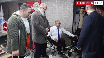 Üniversite öğrencileri ve öğretmenlerinden örnek davranış