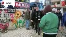 Hataysporlu futbolcular ve teknik ekip, Rönesans Rezidans enkazına karanfil bıraktı