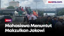 Ratusan Mahasiswa Bergerak dari Tugu Reformasi Trisakti ke Harmoni Menuntut Makzulkan Jokowi