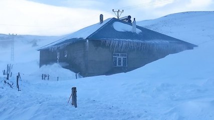 Télécharger la video: Van'ın 4 ilçesinde kar tatili... 199 yerleşim yerinin yolu kapandı