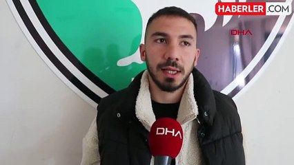 Maçta elinde cep telefonuyla görüntülenen Emre Sağlık konuştu