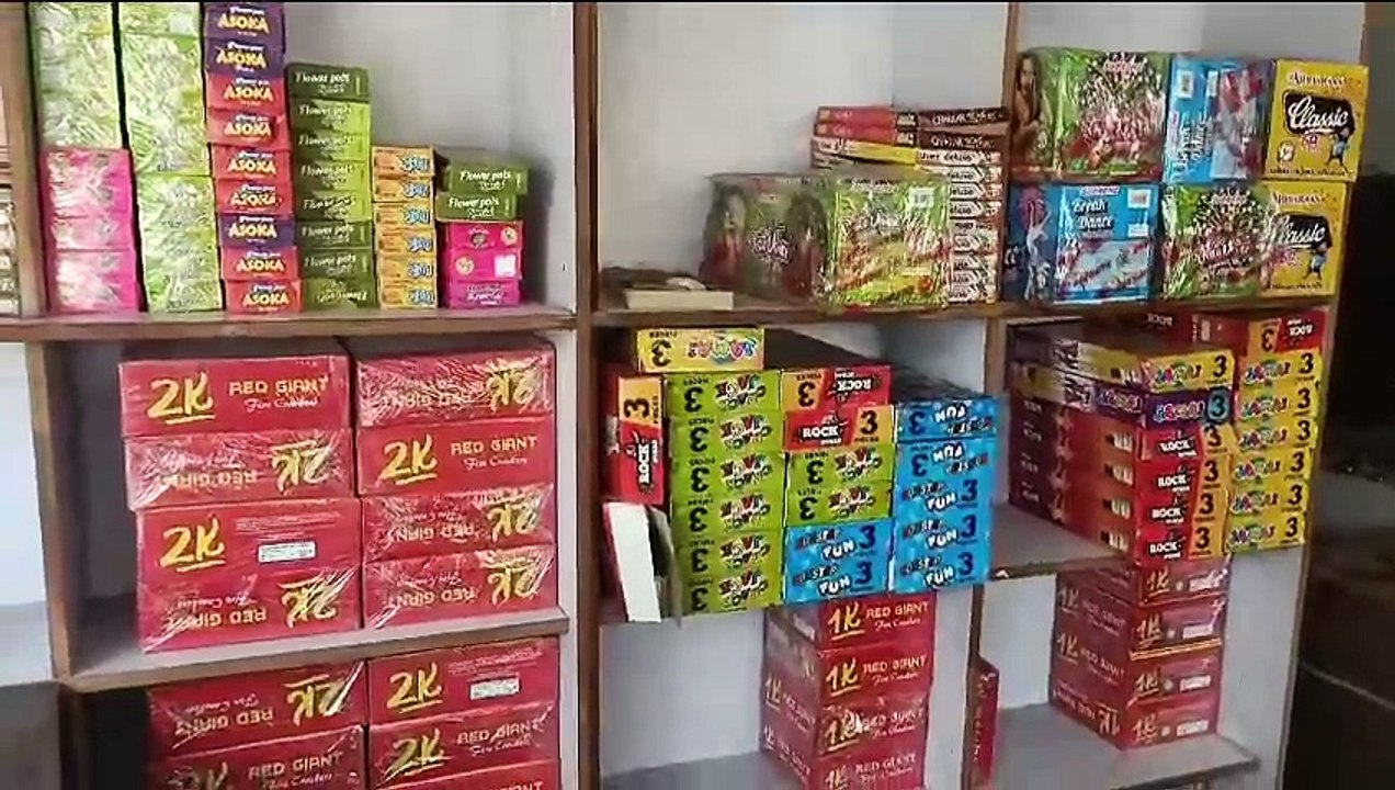 हरदा पटाखा हादसा :  शाजापुर में भी प्रशासन ने जांची पटाखा दुकानें