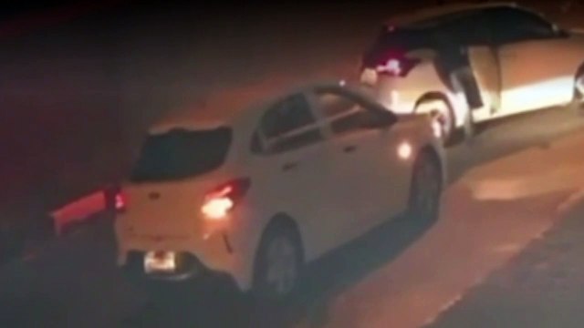 Mulher é encurralada por criminosos e tem carro roubado em Lauro de Freitas