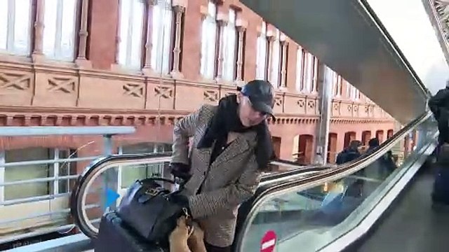 Chenoa, irreconocible, se esconde tras su polémica confesión sobre su ruptura con Álex González