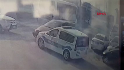 Bulgaristan plakalı otomobil, ekip aracına çarptı