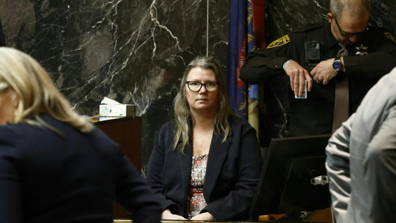 Schüsse an Schule in Michigan: Mutter des Täters verurteilt