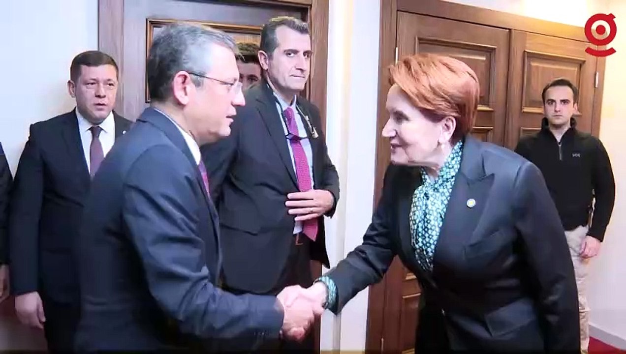 CHP Genel Başkanı Özgür Özel, İyi Parti Genel Başkanı Meral Akşener’e taziye ziyaretinde bulundu