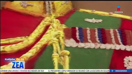 Artista crea escultura de arena de Carlos III para desearle una pronta recuperación