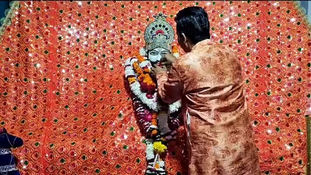 फूलों से हुआ खाटू श्याम का श्रृंगार, जलाई ज्योत, लगाए छप्पन भोग, दर्शन के लिए भीड़