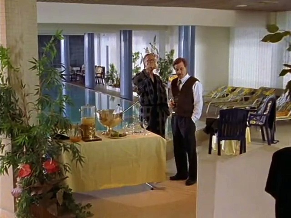 Der Bulle von Tölz E12-Eine Hand wäscht die andere