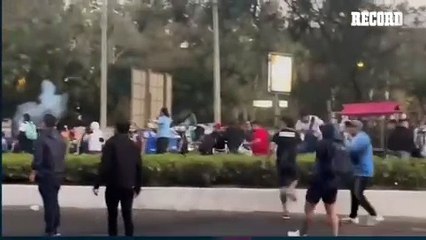 Aficionados de Rayados y Comunicaciones FC, PROTAGONIZAN BRONCA