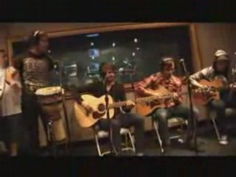 Misery Business and Pressure Acoustic on KROQ - Paramore