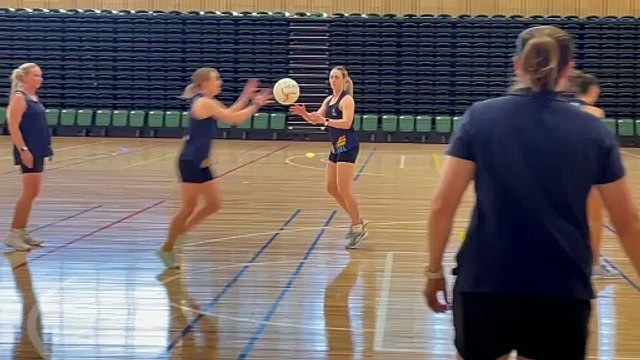 Bendigo Strikers championship division players train