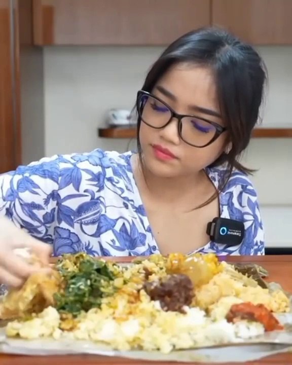 Fuji Mukbang Nasi Padang 2 Bungkus