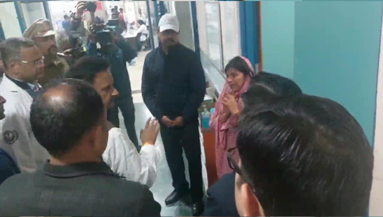 एम्स में डिप्टी CM राजेंद्र शुक्ल को देख रोने ल...
