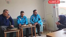UMKE ekipleri enkazda kurtardıkları aileyle buluştu