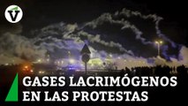 La Policía desaloja con gases lacrimógenos la protesta de agricultores en el centro logístico de Antequera