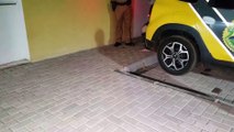 Condutor de Fiat Marea é detido após colidir em carro estacionado