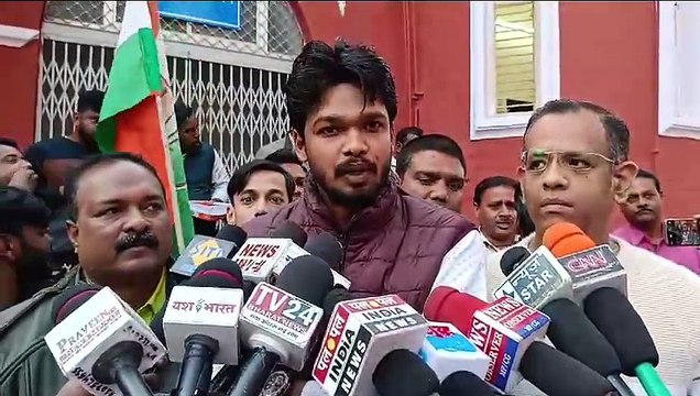 कांग्रेस मेयर के बीजेपी में शामिल होने के खिलाफ Nsui का प्रदर्शन - देखें वीडियो