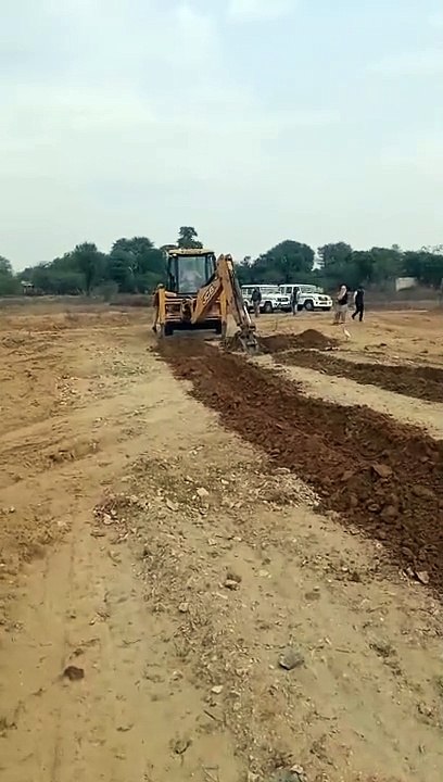 23 बीघा में तीन अवैध कॉलोनी ध्वस्त