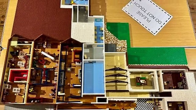 Picture gallery of LEGO model of Haslemere Museum