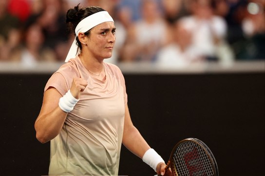 التونسية أنس جابر تعبر إلى ربع النهائي