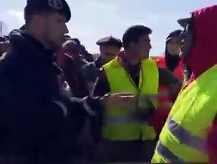 Vean la viral bronca entre un agricultor y un Capitán de la Guardia Civil en la tractorada