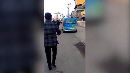 AKP’li belediye çalışanları seçim çalışması yaparken yakaladı