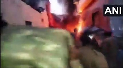 Video: आगजनी और फायरिंग से धधक उठा हल्द्वानी, वीडियो में देखें पूरा घटनाक्रम