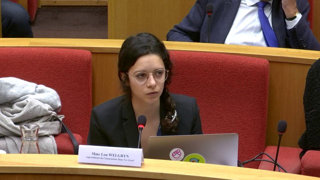 Commission d'enquête TotalEnergies : le groupe pétrolier associé à 23 bombes carbone