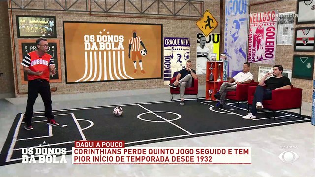 Neto detona pênalti não marcado e se irrita com jogadores: Vocês não brigam pelo Corinthians