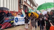 La curiosa protesta de la comunidad educativa para denunciar los recortes y la falta de personal